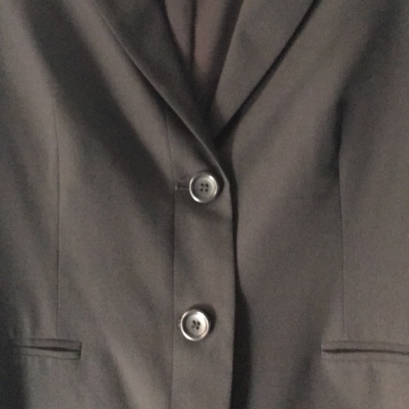 Theory two button jacket - Picture 2 of 4